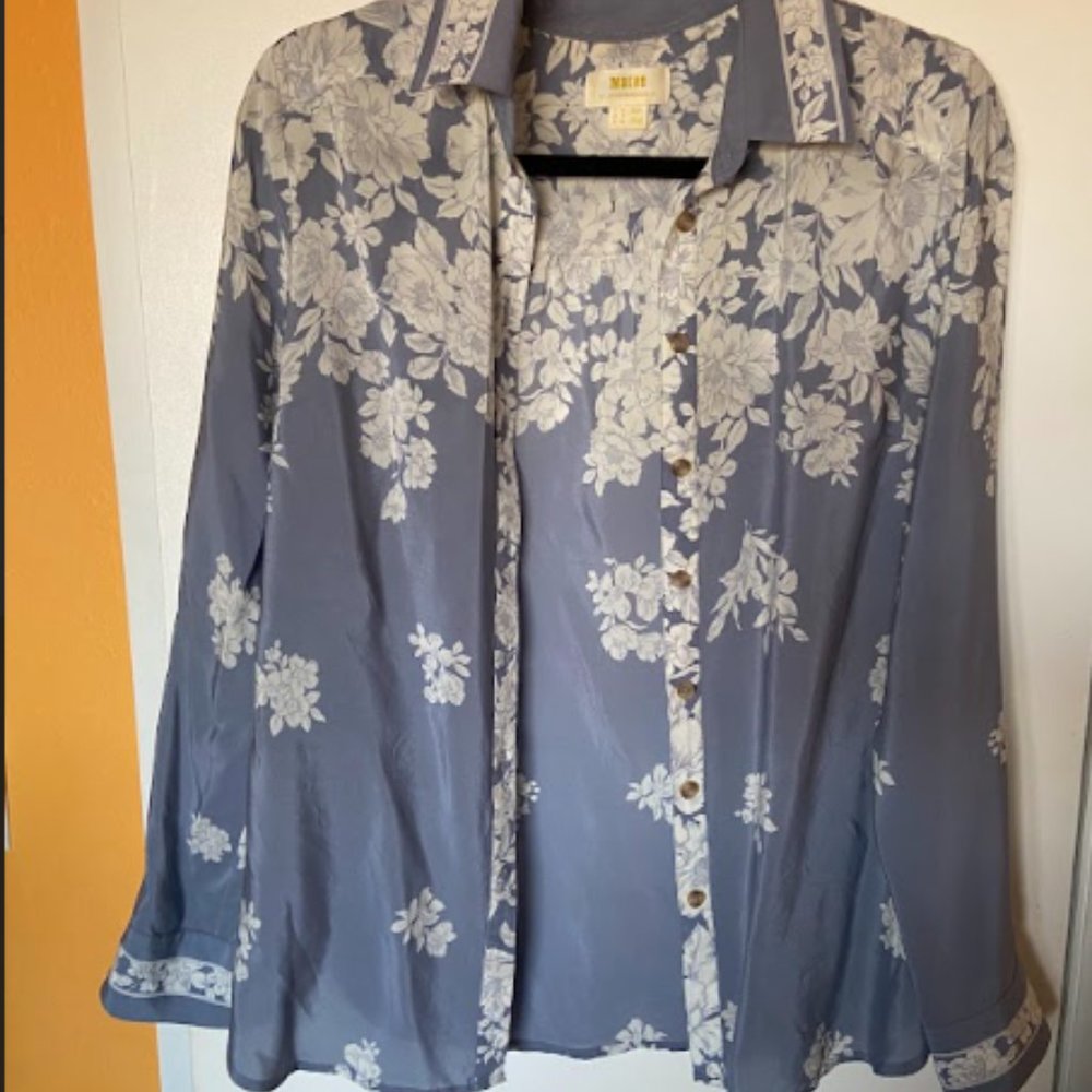 Elegant Vintage Look Blouse